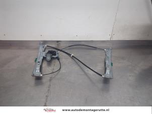 O200260 Gebruikte ruitmechaniek 2deurs rechts-voor Renault Clio