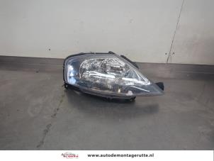 O200276 Gebruikte rechter koplamp Citroen C3