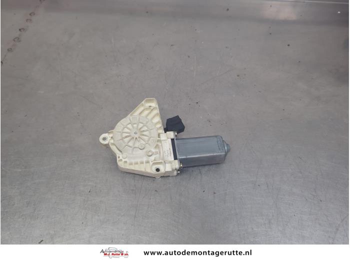 Gebruikte Portierruitmotor Mercedes B-Klasse O200287