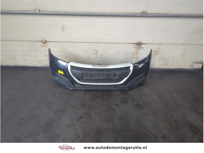 Gebruikte Bumper voor Peugeot 208 O200305