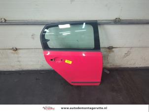 O200319 Gebruikte deur 4deurs rechts-achter Volkswagen UP