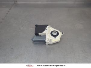 O200332 Gebruikte raammotor portier Volkswagen Golf