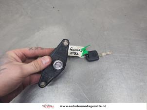 O200348 Gebruikte achterslot cilinder Suzuki Ignis