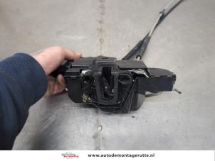 O200387 Gebruikte portierslot mechaniek 2deurs rechts Hyundai H300