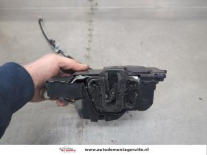O200388 Gebruikte portierslot mechaniek 2deurs links Hyundai H300
