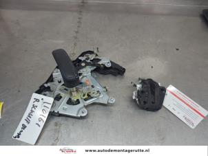 O200392 Gebruikte slotmechaniek achterdeur bus-bestel Hyundai H300