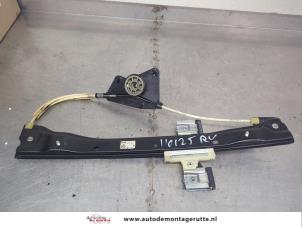 O200417 Gebruikte ruitmechaniek 4deurs rechts-voor Volkswagen UP