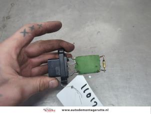 O200422 Gebruikte kachel weerstand Volkswagen UP