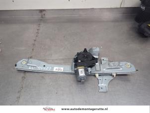 O200457 Gebruikte ruitmechaniek 4deurs links-voor Peugeot 208