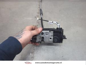 O200459 Gebruikte portierslot mechaniek 4deurs rechts-achter Peugeot 208