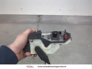 O200460 Gebruikte portierslot mechaniek 4deurs links-achter Peugeot 208