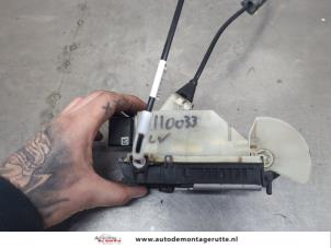 O200461 Gebruikte portierslot mechaniek 4deurs links-voor Peugeot 208