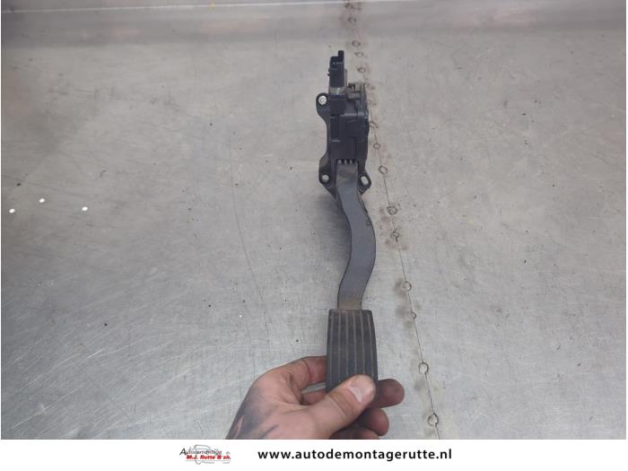 Gebruikte Gaspedaal Peugeot 208 O200470