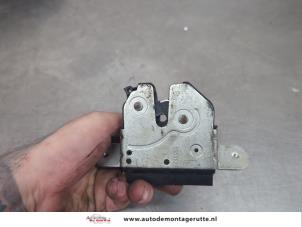 O200509 Gebruikte slotmechaniek achterklep Fiat 500