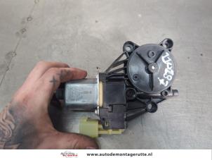 O200522 Gebruikte raammotor portier Ford Fiesta