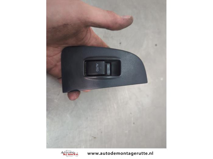 Gebruikte Ruit schakelaar elektrisch Toyota Avensis O200525