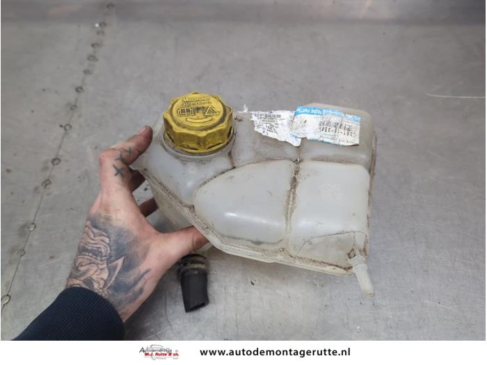 Gebruikte Koelvloeistof Reservoir Mazda 2 O200557