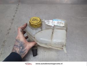 O200557 Gebruikte koelvloeistof reservoir Mazda 2