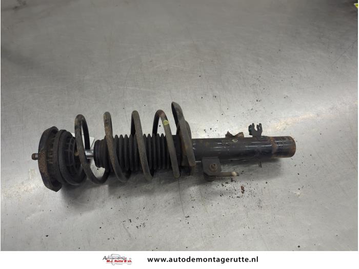 Gebruikte Schokdemperpoot links-voor Peugeot 2008 O200593