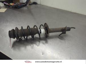 O200600 Gebruikte veerpoot links-voor Citroen C1