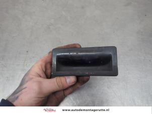 O200647 Gebruikte handgreep achterklep Volkswagen Passat