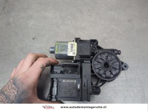 O200650 Gebruikte raammotor portier Volkswagen Passat