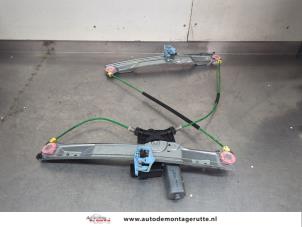 O200693 Gebruikte ruitmechaniek 2deurs rechts-voor Opel Corsa