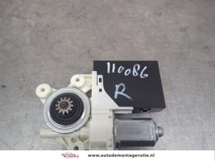 O200705 Gebruikte raammotor portier Volvo V50