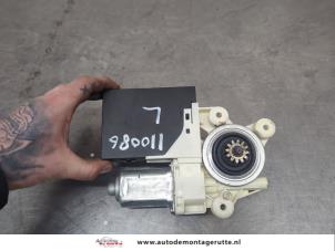 O200706 Gebruikte raammotor portier Volvo V50