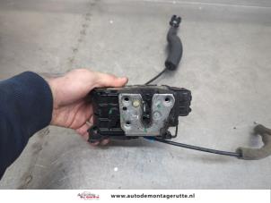 O200861 Gebruikte slotmechaniek portier 4deurs rechts-voor Renault Megane