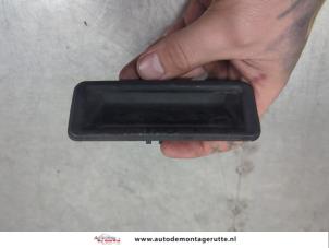 O200942 Gebruikte achterklep handgreep BMW 3-Serie