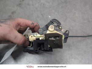 O200981 Gebruikte deurslot mechaniek 4deurs links-achter Hyundai Atos
