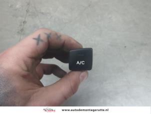 O200986 Gebruikte schakelaar airco Kia Picanto