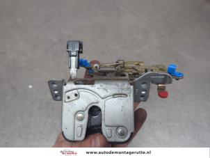 O200990 Gebruikte achterklep slotmechaniek Saab 9-5