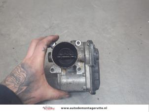 O201001 Gebruikte gasklephuis Renault Twingo