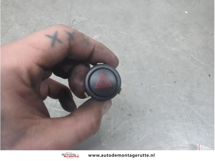 Gebruikte Paniekverlichtings Schakelaar Saab 9-5 O201004