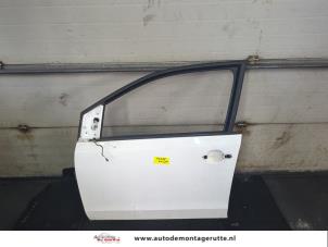 O201035 Gebruikte deur 4deurs links-voor Volkswagen UP