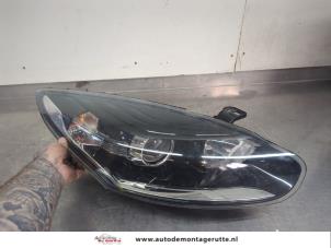 O201044 Gebruikte koplamp rechts Renault Megane