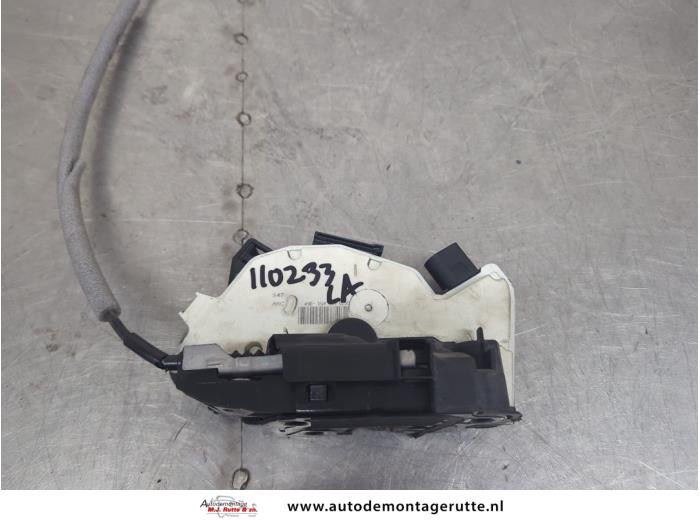 Gebruikte Deurslot Mechaniek 4Deurs links-achter Volkswagen UP O201073