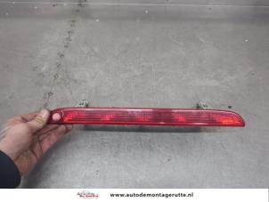 O201103 Gebruikte extra remlicht midden Opel Agila