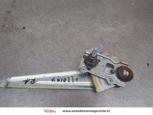 O201124 Gebruikte ruitmechaniek 4deurs rechts-achter Opel Agila