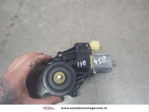 O201215 Gebruikte raammotor portier Ford Fiesta
