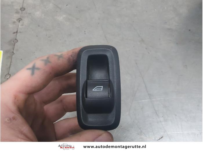 Gebruikte Raam schakelaar elektrisch Ford Fiesta O201220