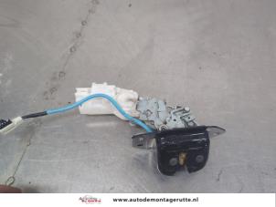 O201336 Gebruikte slotmechaniek achterklep Nissan Micra