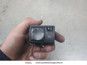 O201348 Gebruikte spiegel schakelaar Nissan Micra