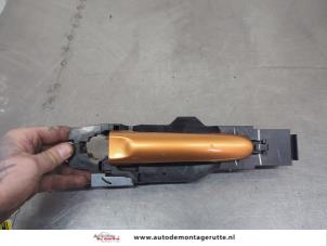 O201360 Gebruikte portiergreep 4deurs links-voor Nissan Micra