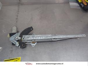 O201365 Gebruikte ruitmechaniek 4deurs links-voor Nissan Micra