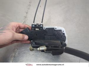 O201374 Gebruikte deurslot mechaniek 4deurs links-achter Nissan Micra