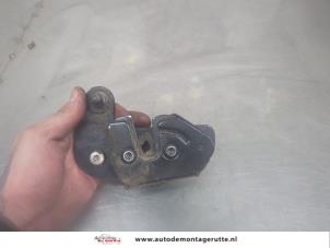 O201395 Gebruikte slotmechaniek achterklep Landrover Discovery