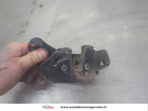 O201396 Gebruikte slotmechaniek achterklep Landrover Discovery